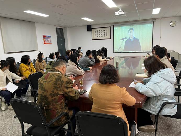 说明: C:\Users\Zhao\Desktop\信息工程学院组织收看2022年春季开学思政第一课\集体收看开学思政第一课2.jpg 说明: C:\Users\Zhao\Desktop\信息工程学院组织收看2022年春季开学思政第一课\集体收看开学思政第一课2.jpg