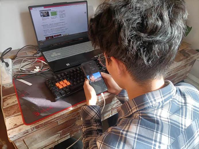 说明: C:\Users\Zhao\Desktop\信息工程学院组织师生收看《德耀中原—第八届河南省道德模范颁奖仪式 》\20软工2班杨林园.jpg 说明: C:\Users\Zhao\Desktop\信息工程学院组织师生收看《德耀中原—第八届河南省道德模范颁奖仪式 》\20软工2班杨林园.jpg